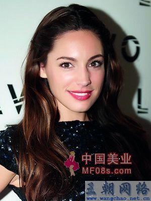 Kelly Brook Kelly Brook ci bai ji di po <b>ju gui</b> qi gan ， - 1320870400226