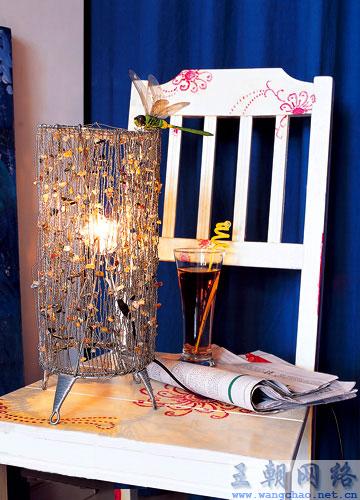 汉音对照DIY新灯饰5:拧出来的铁丝灯材料:细铁