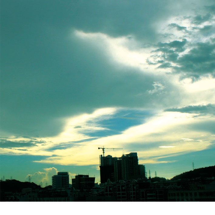 >> 天空的表情图片 自然风光 风景图片 tian kong de biao qing tu