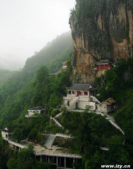 本文提供陕西南宫山美景图旅游景点相关的风景图片及山水图片欣赏.