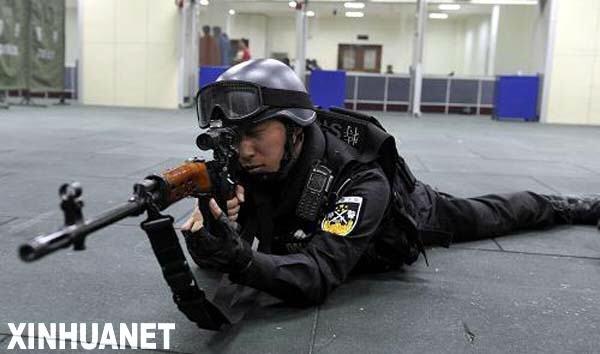 汉音对照 北京特警狙击手公开训练 实力不逊于