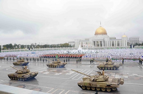 土库曼斯坦举行独立阅兵式 t-90sa主战坦克亮相