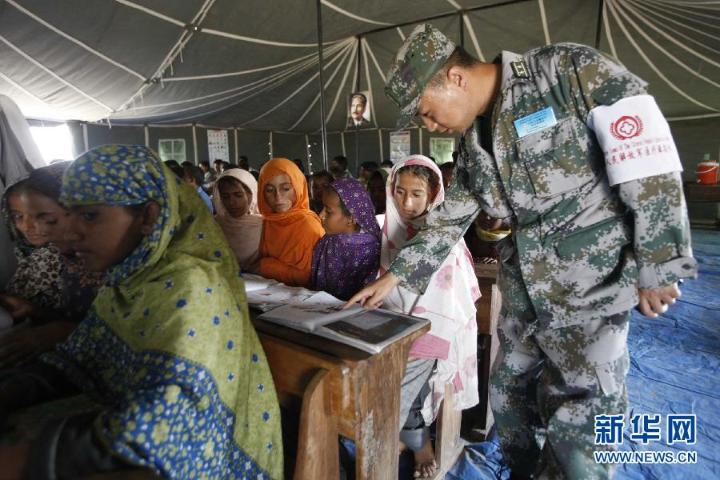 国人民解放军医疗救援分队在巴基斯坦帐篷小