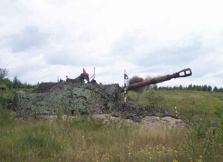 汉音对照 乌克兰精锐机械化旅炮群出动练实战