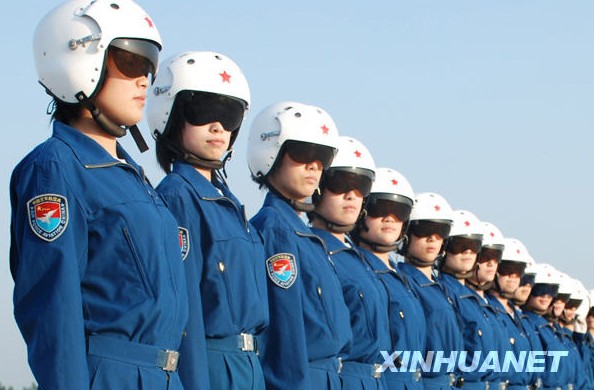 机女飞行员将首次代表中国空军女飞行员驾驶国产战斗机参加空中受阅