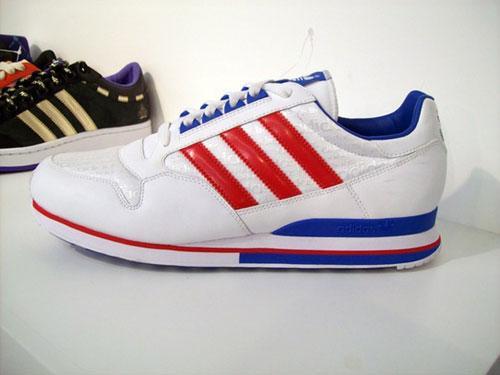 汉音对照 adidas 2008新款运动鞋预示 adidas