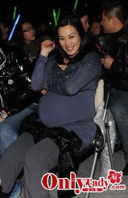 钟丽缇诞下第三个女儿 为丈夫骄傲拒再生(7)