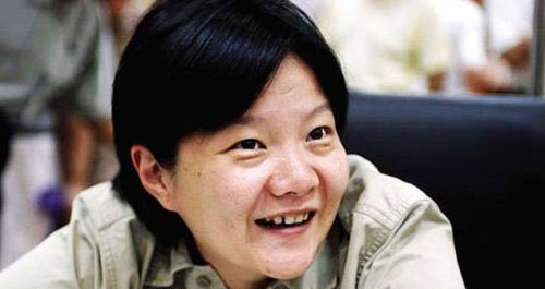 洪晃   @洪晃:   说了半天国际友人,咱也不能总崇洋媚外,说说我们