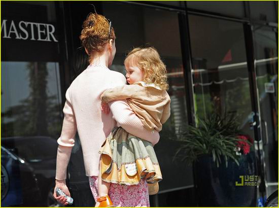 ni ke yu zhang fu nv er wai chu qi le rong rong m