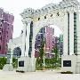 武汉一高校校门撞脸清华园 校方:没想到