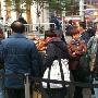 纽约苹果店“黄牛”遍布：多为中国人(图)