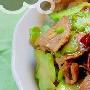 西兰花梗炒牛肉(图)－特色菜谱