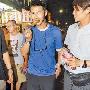 黄晓明台北逛夜市连吃6摊 人气高民众围观(图) 明星_娱乐报道