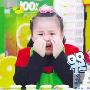 4岁小孩一上电视就失控 观众：大人在教她作秀 电视_娱乐报道