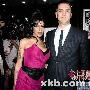 怀恩豪斯生前已订婚 被曝收养一名十岁女童 音乐_娱乐报道
