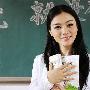 陈思思走上讲台拍摄献礼歌曲MV 一偿多年心愿 音乐_娱乐报道