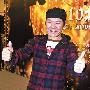 赵传平安夜唱经典歌曲 扮圣诞老人给歌迷发礼物 音乐_娱乐报道