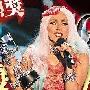 Lady GaGa鲜肉披身领MTV大奖 散发腥味连赢8奖 音乐_娱乐报道