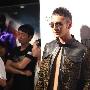 黄晓明香港出席品牌男装店开幕  频接动作戏 时尚_娱乐报道