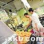 大肚蔡少芬变蔡无忌 看飙车片深夜唱K 快讯_娱乐报道