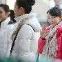 周冬雨赴北影三试绽放甜笑 王莎莎轻松应战 快讯_娱乐报道