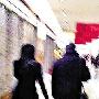 郭晶晶与男友霍启刚高调热恋 年初六北京逛商场 快讯_娱乐报道
