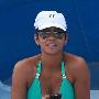 有哪些明星也爱戴棒球帽去海滩？ Halle Berry Halle  发型_美丽顾问