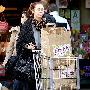 MILEY CYRUS 流行歌手MILEY CYRUS 这一身夸张十足的 打扮_美丽顾问