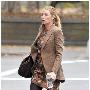 毛呢西服更显伶俐 Chanel logo很抢眼 Ed Westwick和 打扮_美丽顾问