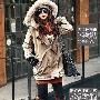 浅红色围巾与红色靴子上下呼应凸显整体感 卡其色的棉 打扮_美丽顾问