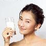 喝酸奶谨防8大误区 过量饮用会伤胃7、喝酸奶老少皆宜 生活_美丽顾问