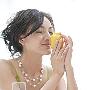 嗜烟（资料图）九、嗜烟成癖烟草不但会伤害人体的呼吸 生活_美丽顾问
