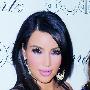 Kim Kardashian Kim Kardashian 夸张的浓黑立体的睫毛 化妆_美丽顾问