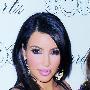 Kim Kardashian Kim Kardashian 夸张的浓黑立体的睫 化妆_美丽顾问