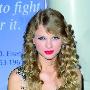 Taylor Swift Taylor Swift 除了狭长眼线和卷翘的黑 化妆_美丽顾问
