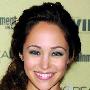 Autumn Reeser Autumn Reeser 深沉的灰水蓝色眼影把肤 化妆_美丽顾问