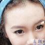 选择粉色系的眼影 接下来选择粉色系的眼影。 珠光白 化妆_美丽顾问