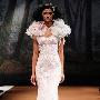 Claire Pettibone 这款婚纱的重点都放在了上半身，胸 婚嫁_美丽顾问