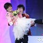 王啸坤将许飞拦腰抱起，尽显男人本色众多女明星热衷 婚嫁_美丽顾问