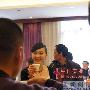 李琳与众亲友（3／11张） 李琳现身李大双家乡武汉 会 婚嫁_美丽顾问