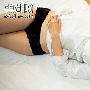 三、气质优雅 小女生失恋了，可能会扔东西，并哭闹， 单身_男女情感