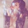 现在出于好奇心理我偷偷的打开了那本日记，没有想到 相恋_男女情感