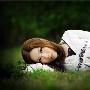 "美女"情结的延伸 这种不信任感形成的原因很多，但综合 男人_男女情感