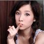 就这样，我只盼她快点把澡洗完。就在我正发愁时，两 隐私_男女情感