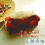 餐桌上的纸巾盒是diy的,就是一块灯芯绒的布缝制了一个 装饰_居家装饰