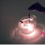 七彩流光，织就梦幻生活。这不是化学实验室，而是水灯 家品_居家装饰