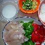白萝卜烧鱿鱼[多图]－特色菜谱