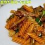 香草牛柳炒三色意面(图)－西餐菜谱