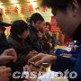 北京:市民热买羊年贺岁金条