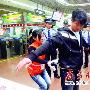 广州地铁人检机检犬检巡控全方位安检（图） 动物世界